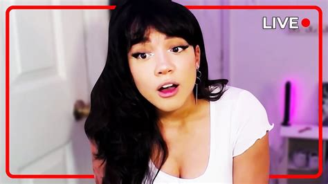 Gia Masturbation Her Pussy While Exposing Her Natural Tits